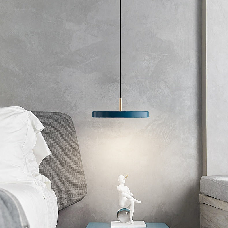 Scandinavian Black Pendant Light with Natural Wood and Metal Design – Minimalist Kitchen Pendant Lighting Fixture 9